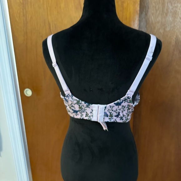 Victoria Secret Bra EUC - Picture 3 of 9
